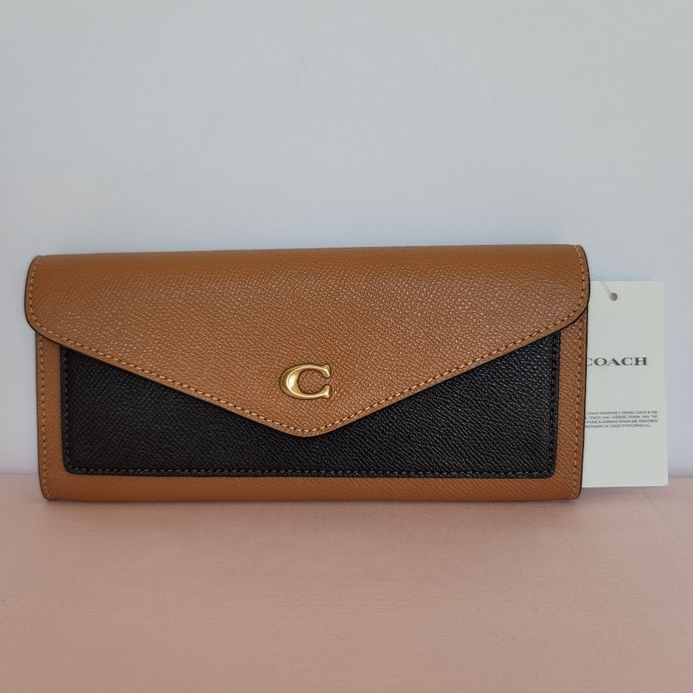COACH Wyn Envelope Colorblocked Crossgrain Leather Wallet- Light Camel Multi⭐